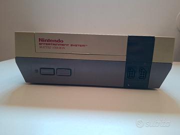 NINTENDO NES CON 3 CONTROLLER E GIOCHI