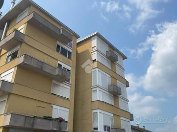 3 LOCALI A CARDANO AL CAMPO