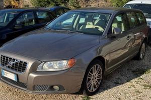 Volvo V70 2.4