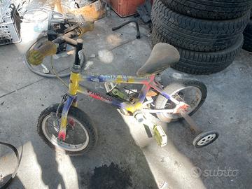 Vecchia bici da bambino Torpado