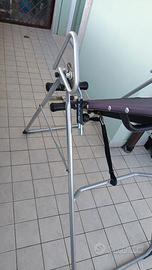 Attrezzo da palestra per allungare le vertebre