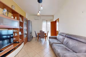 Appartamento di 70 m² con 2 locali e box auto a Ce