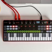 IK Multimedia Uno Synth Pro Desktop 