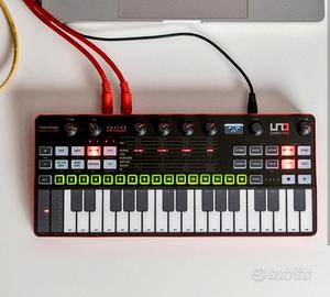 IK Multimedia Uno Synth Pro Desktop 