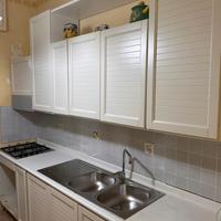 Cucina lineare color bianco