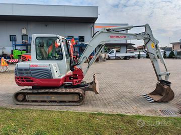 MINIESCAVATORE USATO TAKEUCHI TB250