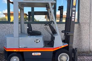 Carrello Elevatore OM 2500Kg muletto Diesel