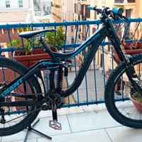 bici biammortizzata Giant Glory