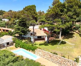 Villa vista mare con piscina a Torre delle Stelle