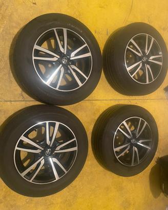 Ruote Complete Toyota Yaris 2023 Premium