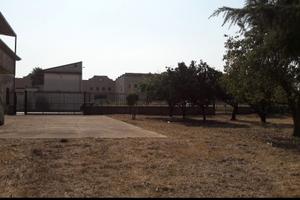 Immobile di ampia metratura con locali commerciali