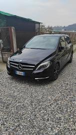 Mercedes B200