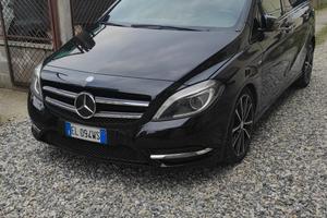 Mercedes B200