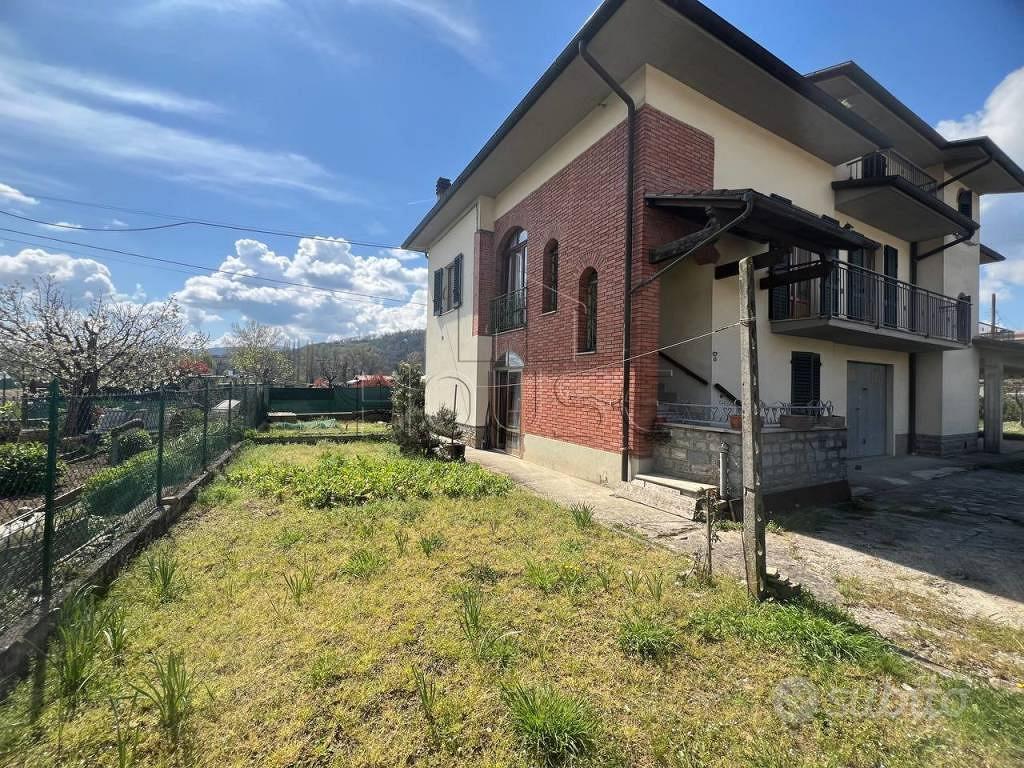 Appartamento di 250 m² con 4 locali e box auto a M - Vista 3