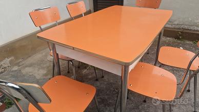 Tavolo e 6 sedie vintage in formica anni 50