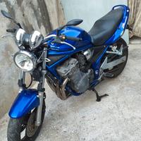 moto suzuki bandit