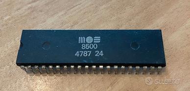 Commodore 64c - Mos 8500 CPU
