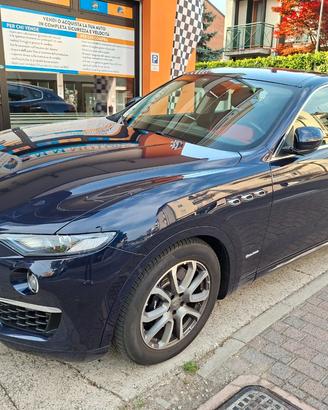 Maserati Levante 3.0 V6 250cv GRAN LUSSO