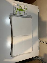 Wii Balance Board Nintendo + Gioco Wii Fit Plus