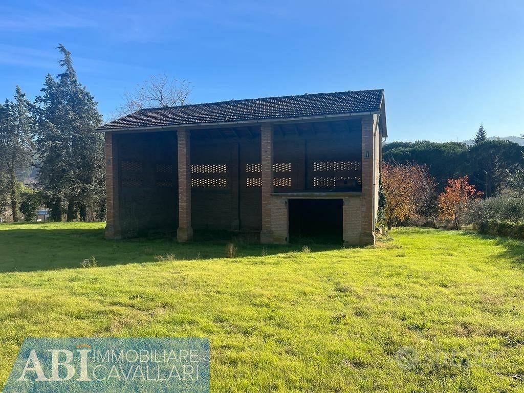 Rustico / Casale di 100000 m² con più di 5 locali - Vista 3