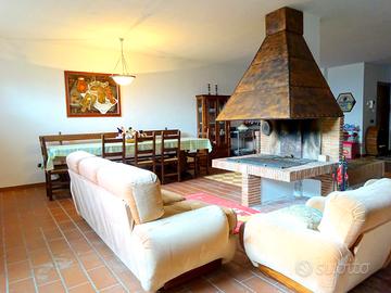 Villa in bifamiliare