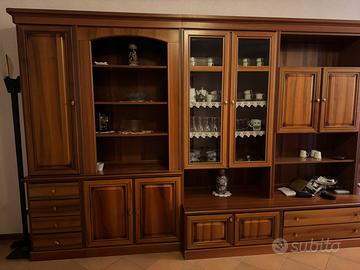 Mobile in legno massello