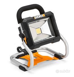 Faro da cantiere LED Worx WX026.9 a batteria 20V