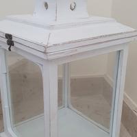 lanterna in legno bianca