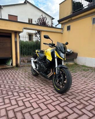 Honda Hornet 750 - 2023