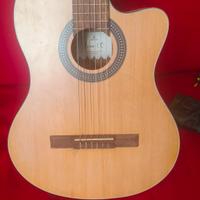 chitarra classica preamplificata.admira lena ec