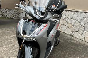 Scooter SH 350 Honda modello sport