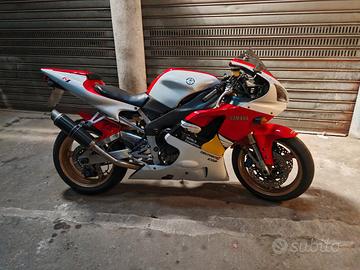 Yamaha R1 1999