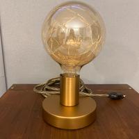 Meravigliosa bajour, lampada da comodino