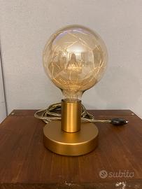 Meravigliosa bajour, lampada da comodino