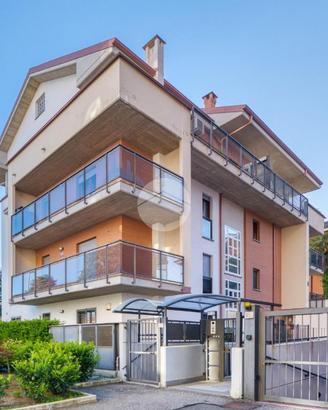 4 LOCALI A RIVOLI