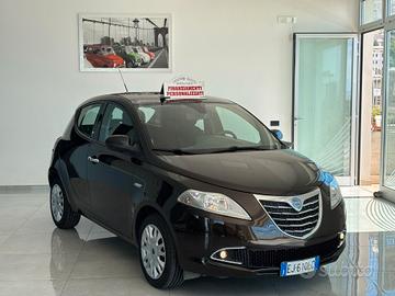 Lancia Ypsilon 1.2 69 CV 5 porte S&S Silver