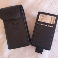 Flash Nikon SB- E con custodia