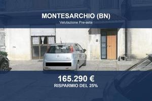 Immobile in asta di 600 m² con più di 5 locali a M