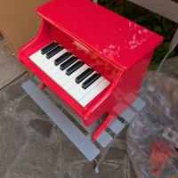 pianoforte in miniatura giocattolo 