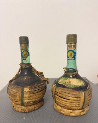 Coppia di antichi fiaschi di vino Orvieto