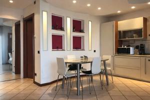 Bilocale a Lissone-cantina-balcone-posto auto