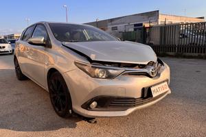 Toyota Auris 1.6 D-4D Lounge AUTO INCIDENTATA