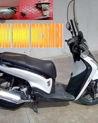HONDA SH 125i ANNO 2011 x RICAMBI