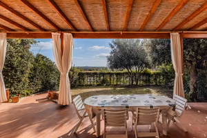 Is Molas - Villetta con giardino e posto auto