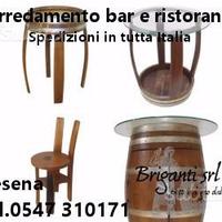Tavolini bar da botti rustiche con sedie Briganti