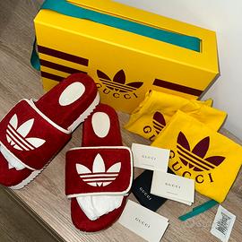 Adidas x Gucci slides in spugna rossa