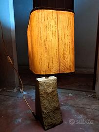 lampada da tavolo brutalista