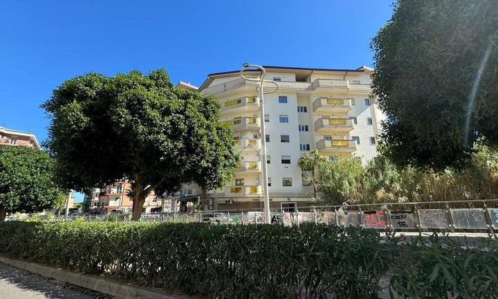 4 LOCALI A CORIGLIANO-ROSSANO