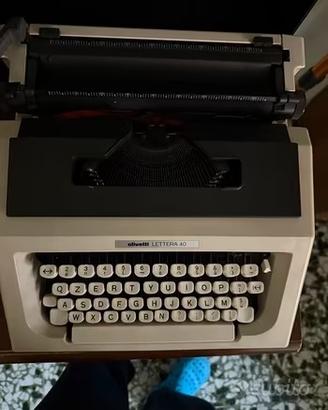 macchina da scrivere Olivetti 40 lettera