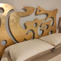 LETTO e COMODINI mod. ATENA foglia Oro anticata